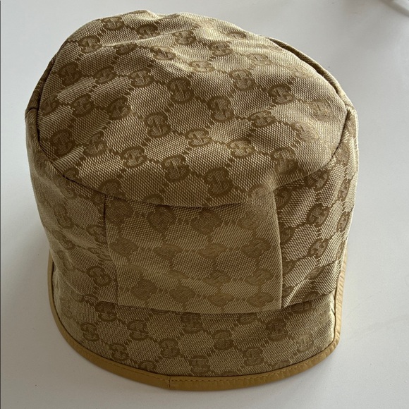 Y2K Gucci Beige Monogram Bucket Hat -Like new! - Picture 1 of 9